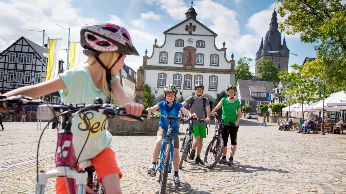 Almeradweg: Rathaus Brilon © Tourismus Brilon Olsberg GmbH, Sabrinity